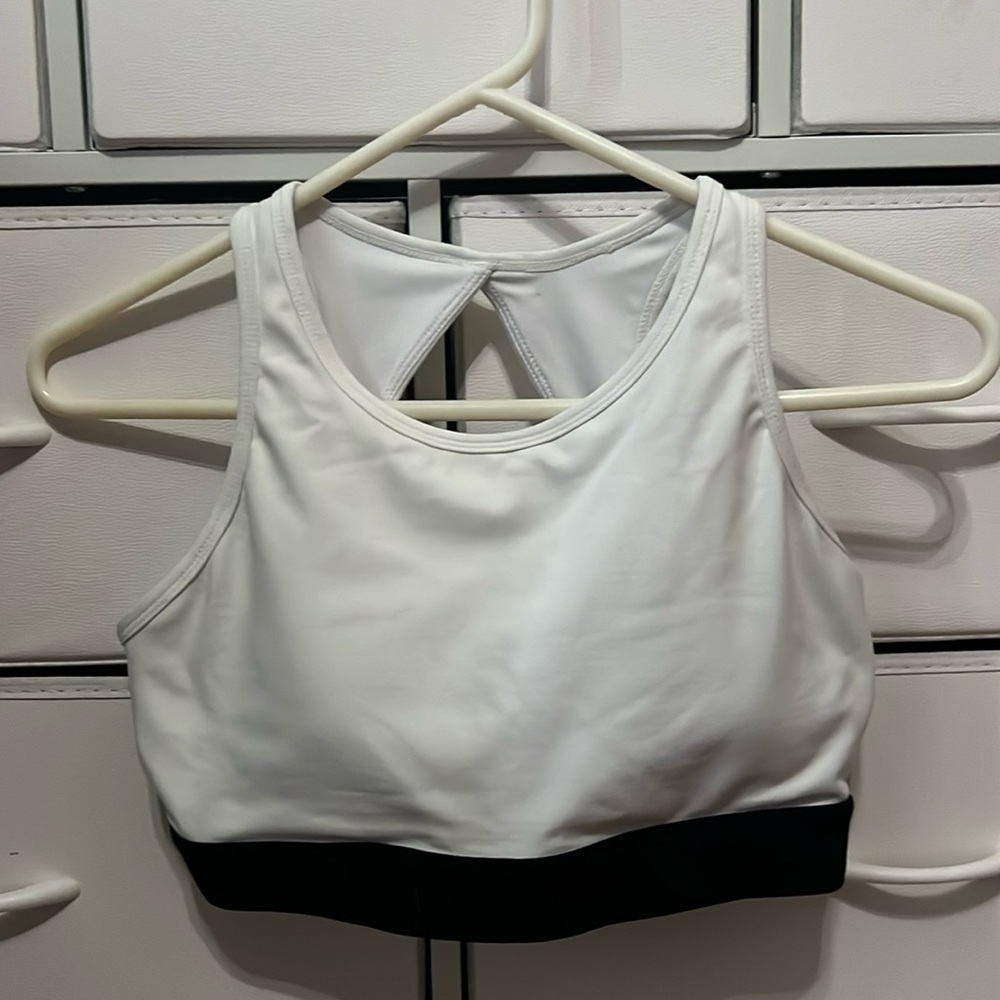 Nvgtn sports bra